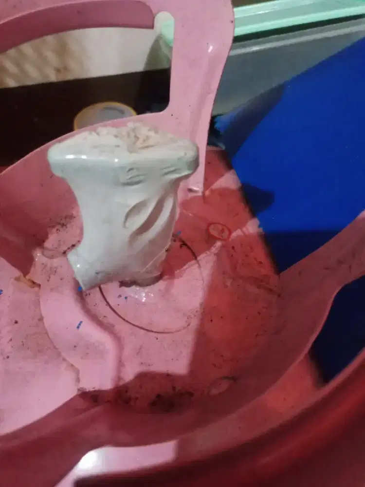 Freon 410a berat 11kg kondisi baru kardus nya tidak ada