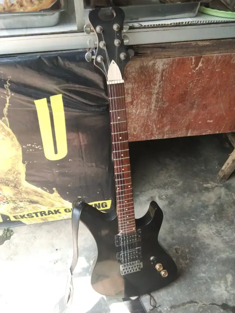 Gitar sama acther elektrik