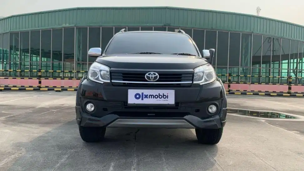 DP Murah Toyota Rush  1.5 TRD Sportivo Bensin-AT 2016 Hitam