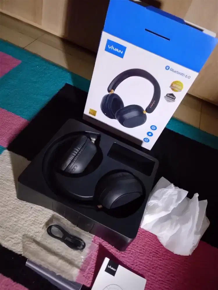 Vivan bluetooth headphone like new no minus