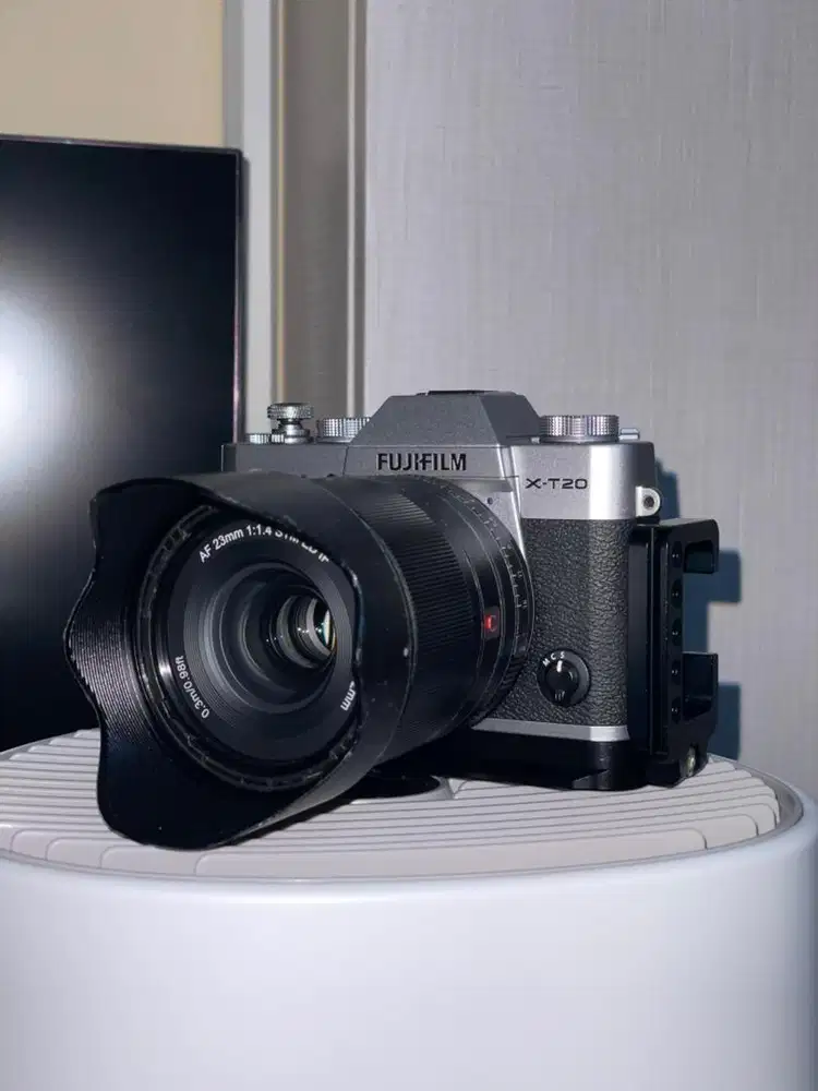 Kamera Fujifilm XT20 Lensa Viltrox 23mm f1.4