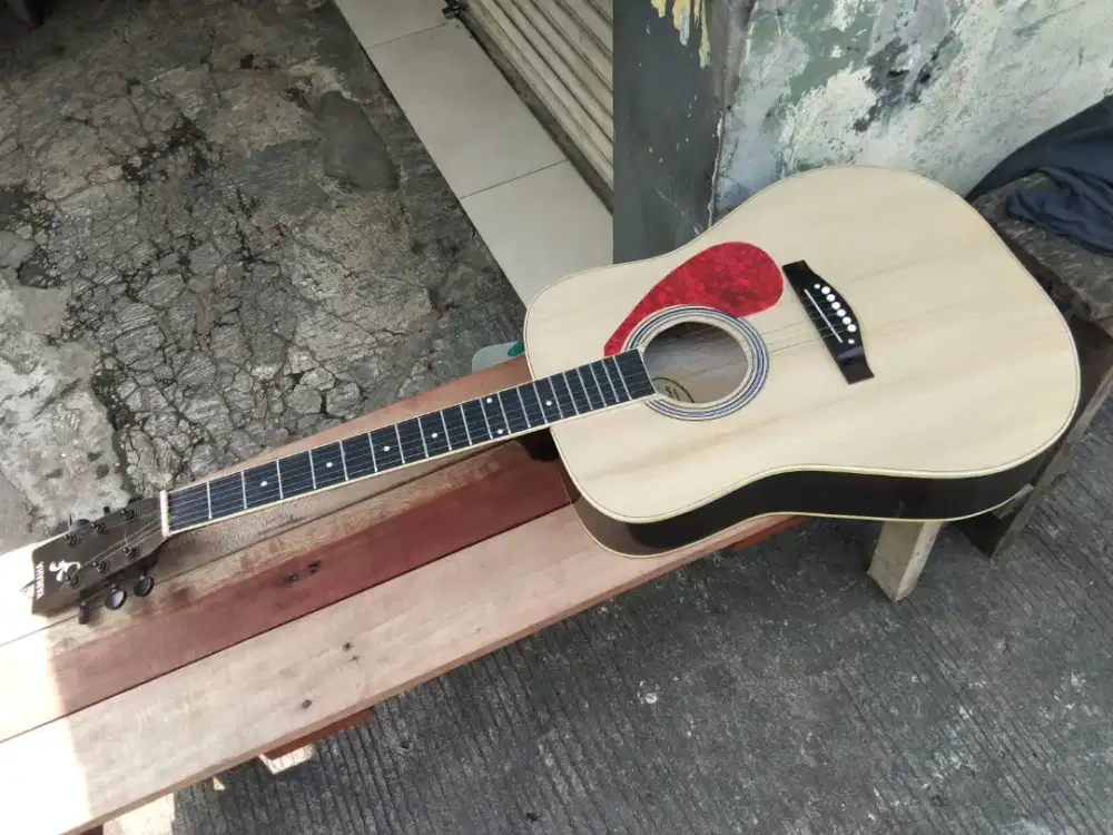 Gitar umh grofer yamaha