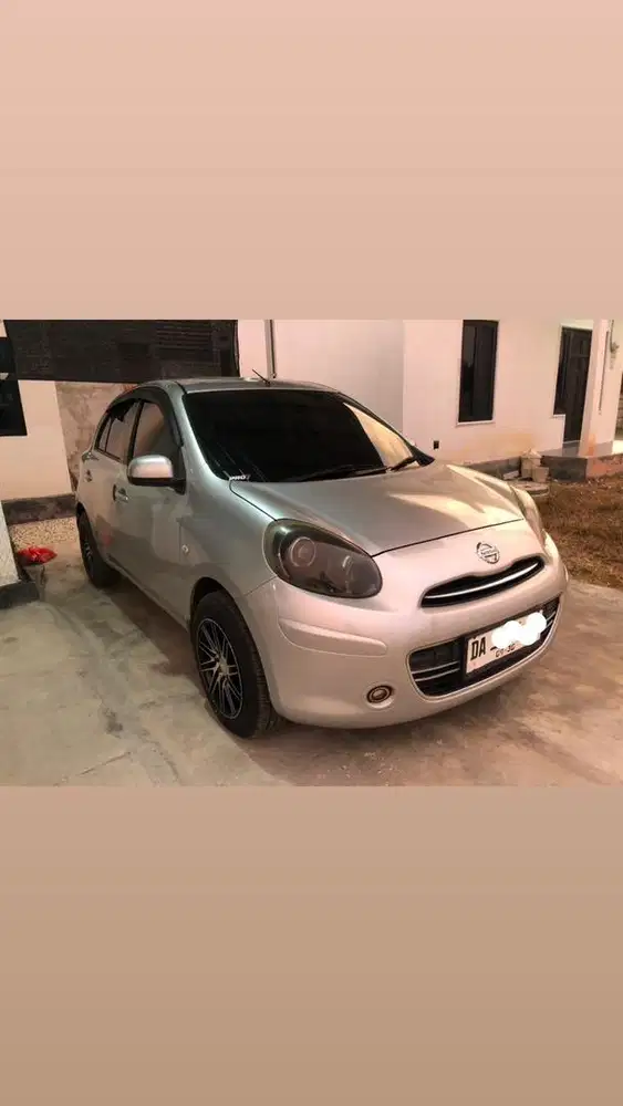 Nissan march 2012 silver