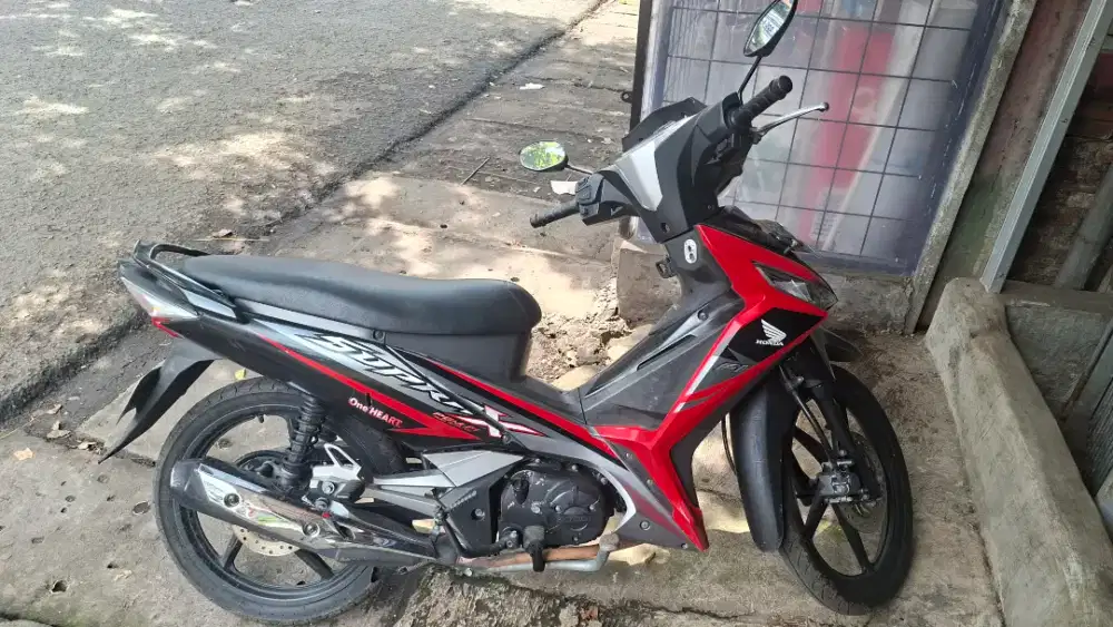 Dijual Honda Supra X 125 FI 2017