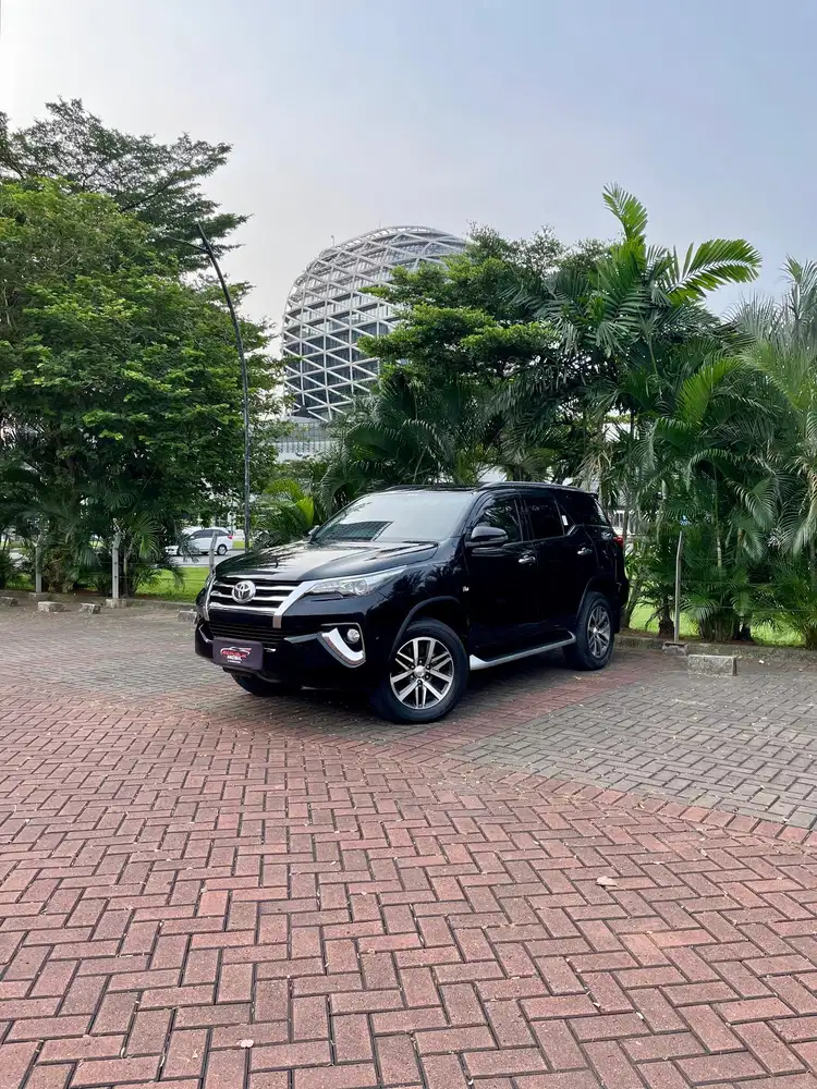 Toyota Fortuner 2.7 SRZ AT 2020 KM LOW mobil bertenaga siap pakai