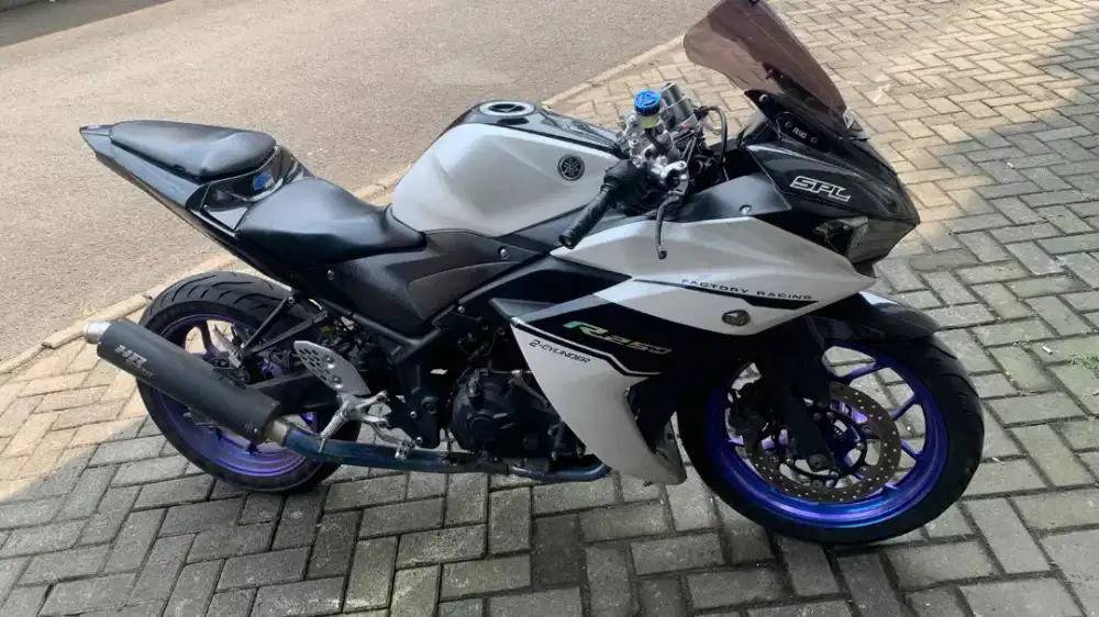 YAMAHA R25 2016 ABS