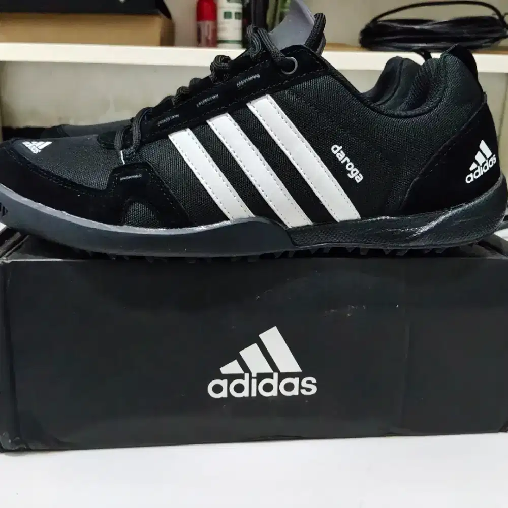 Sepatu Adidas Outdoor Daroga