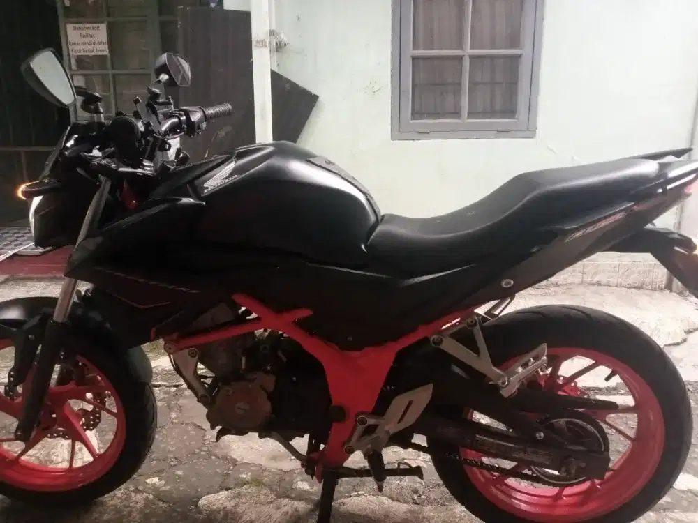 Motor CB150R Tahun 2018 Kondisi Ban Tebal, Mulus dan Terawat