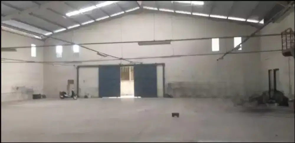 Jual eks.gudang 1550m2 Jl. Holis