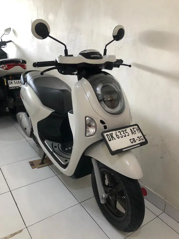 Honda Scoopy White Th.2025 Low km 6rb!!