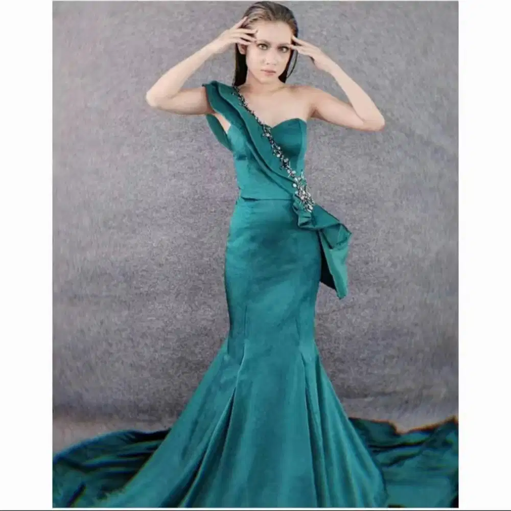 Gown Prewedding Bahan prenium satin