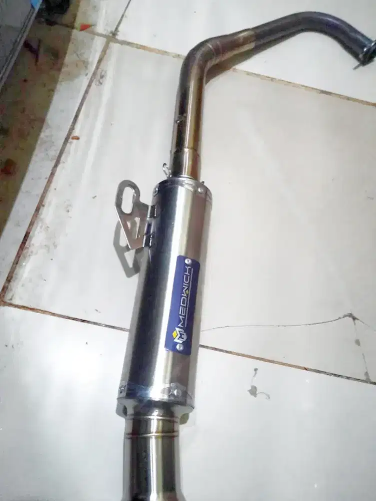 Kenalpot motor racing MEDWICK