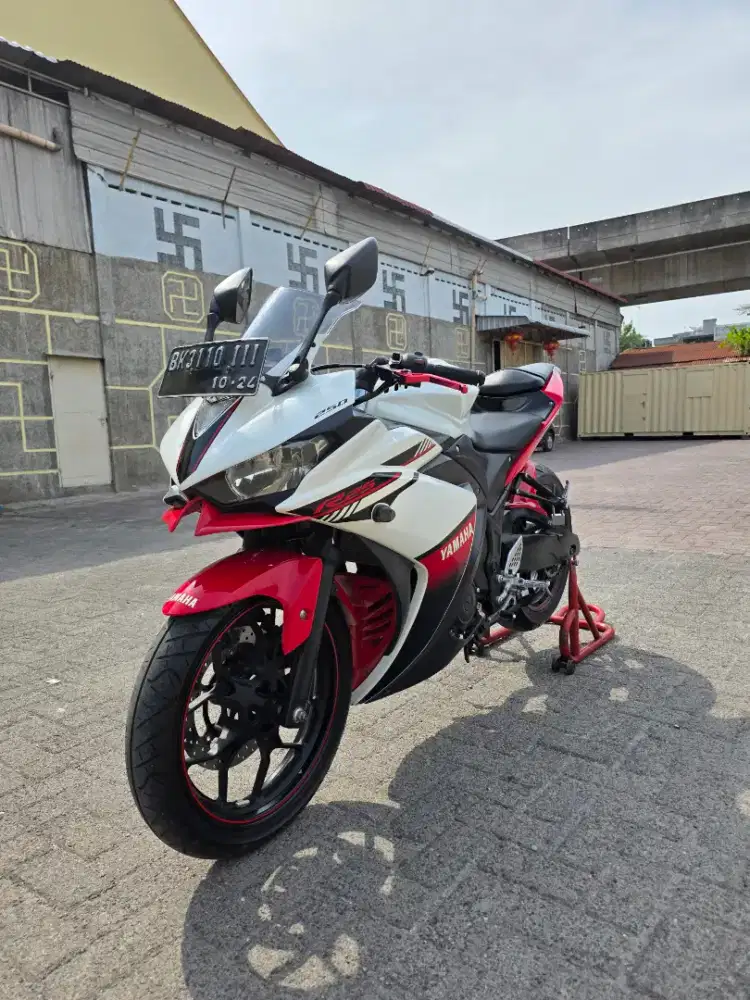 Yamaha R25 Putih 2016