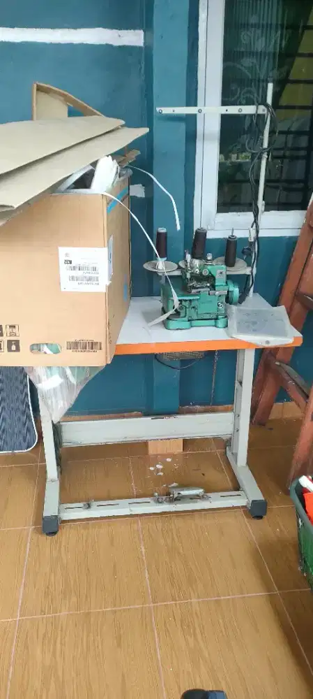 Mesin jahit pinggir (obras)