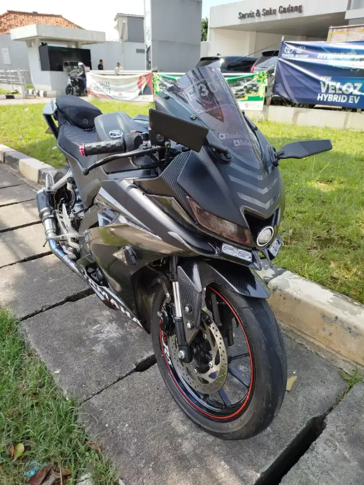 Yamaha R15 2018