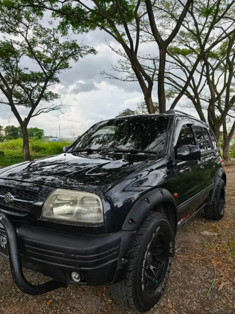 Jeep SUZUKI ESCUDO 1.6 CC JLX 2004, Hitam Manual mulus,BAN RADIAL