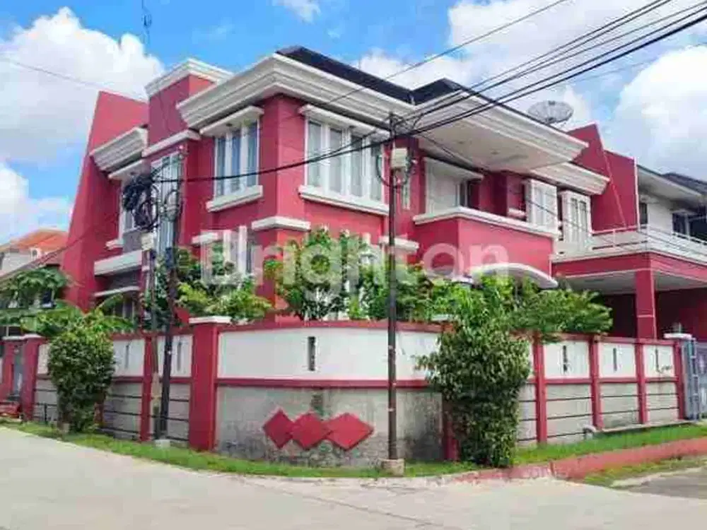 Rumah Mewah 2 Lantai Siap Huni, Lokasi Sangat Strategis Dekat Tanjung Duren Jakarta Barat