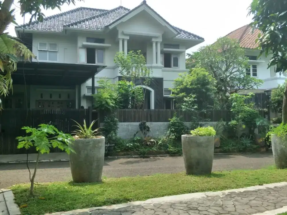 Dijual Rumah Mewah Lokasi Strategis Citra Grand Cibubur