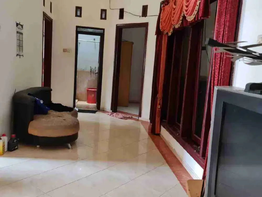 Kontrakan 5 kamar jalan kaki ke UMM 3 Malang Dau