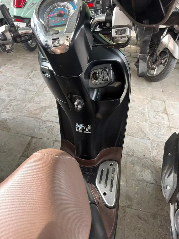 HONDA SCOOPY PRESTIGE HITAM