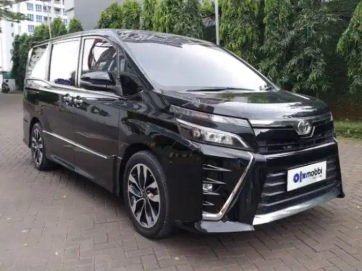 DP MURAH Toyota Voxy 2.0 Bensin-AT 2018  CBICB