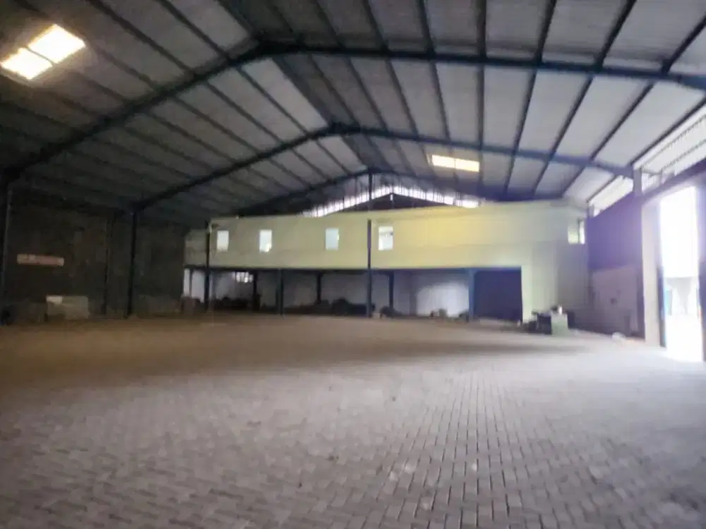 Strategis Area Komersial Gudang Margomulyo Indah