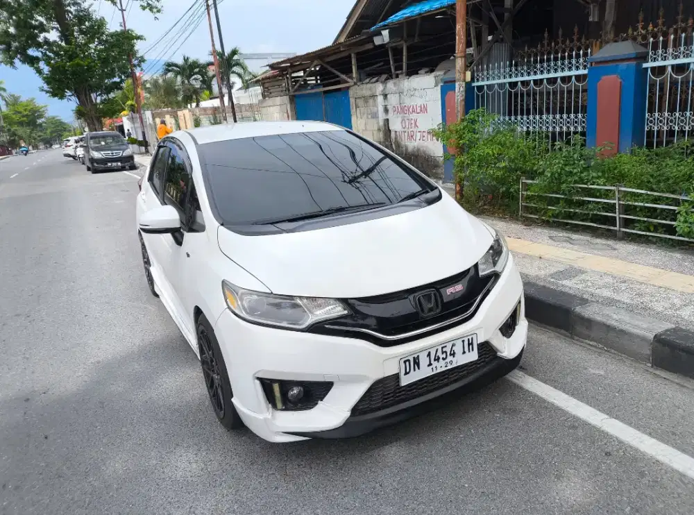 Honda jazz GK5 1.5 AT 2014 Putih