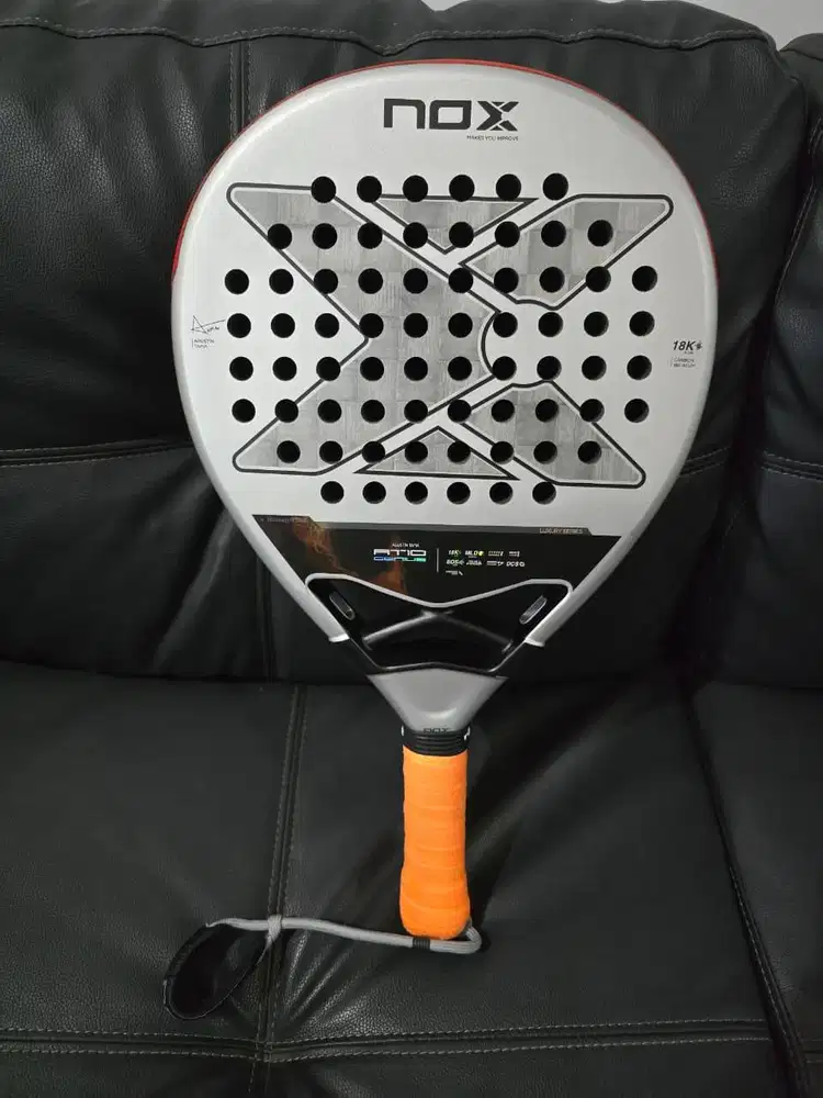 Raket Padel NOX AT10 GENIUS 18K 2025 AGUSTIN TAPIA