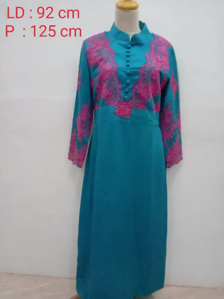 Dress Brukat Kombinasi Tampil Mewah Preloved