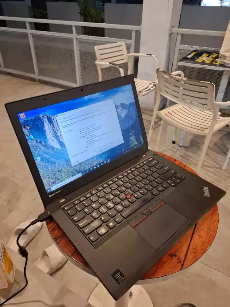 Lenovo Thinkpad T450 Core i5 Gen5 Ram8Gb Ssd256Gb Siap Pakai