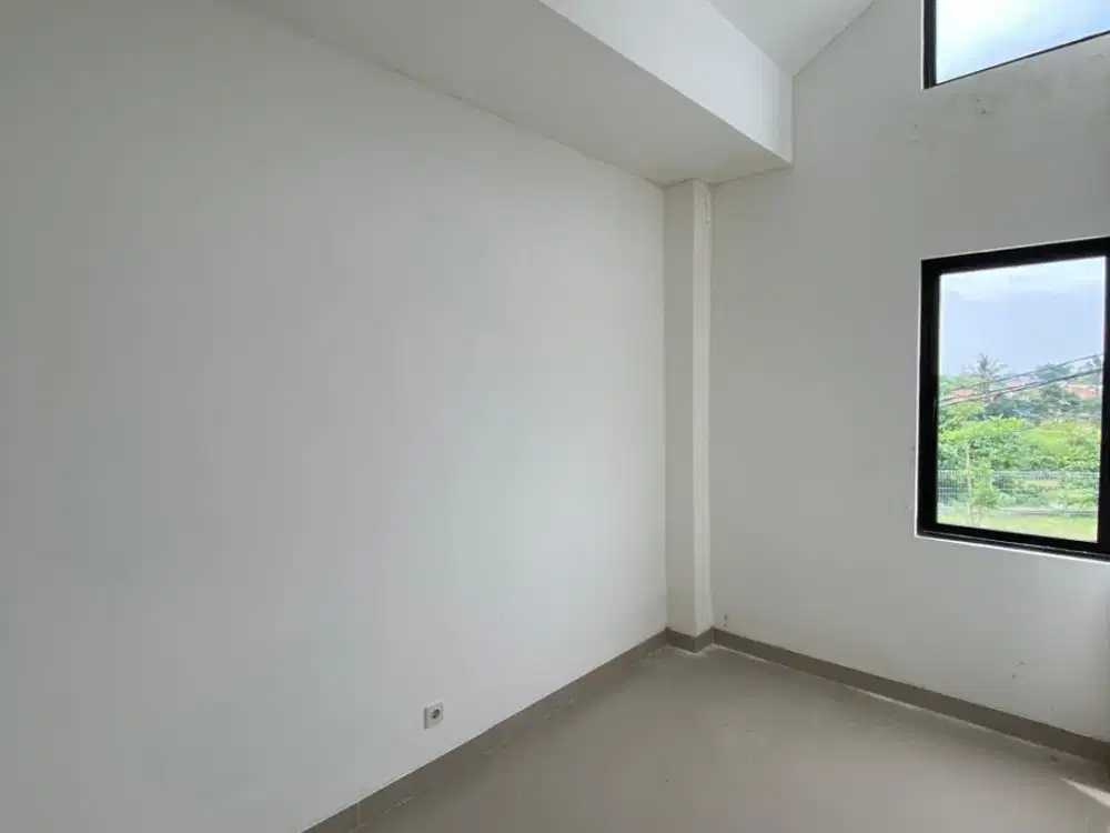 Ffeb. Disewakan Rumah di Rotterdam Sporty City Jababeka