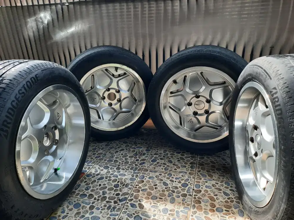 Dijual Velg + Ban R17 murah
