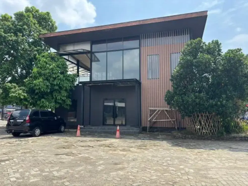 Disewakan Ruang Usaha atau Gedung 2 Lantai, Ex Starbuck Jl. Kayuringin, Akses Langsung Jalan Raya Jenderal Sudirman, Parkis Luas, Bekasi Selatan