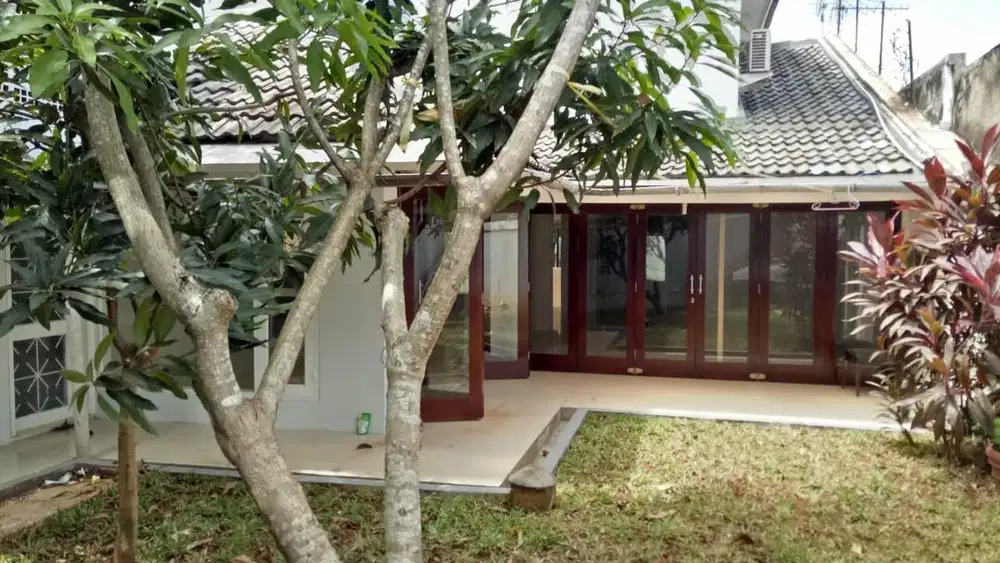 HOT SALE!!!RUMAH MEWAH SIAP HUNI BAGUS LOKASI STRATEGIS AMAN NYAMAN