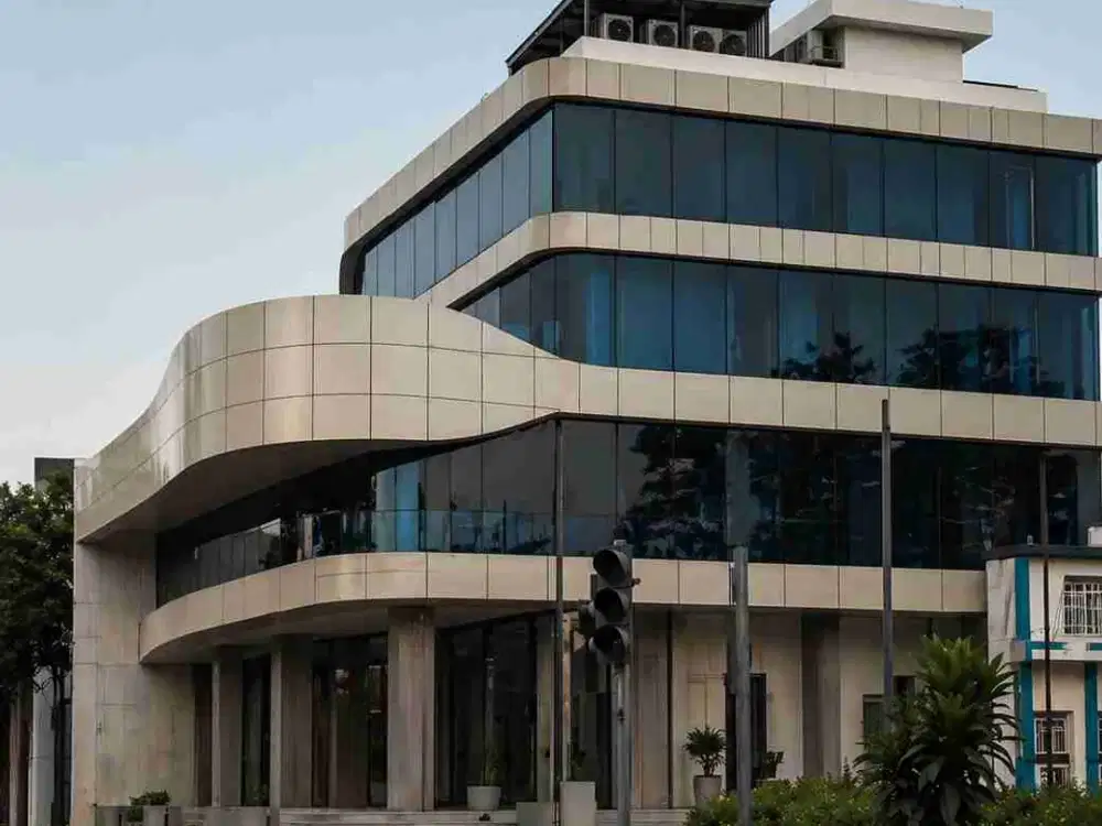Disewakan Gedung 5 lt Area Senopati Kebayoran Baru
