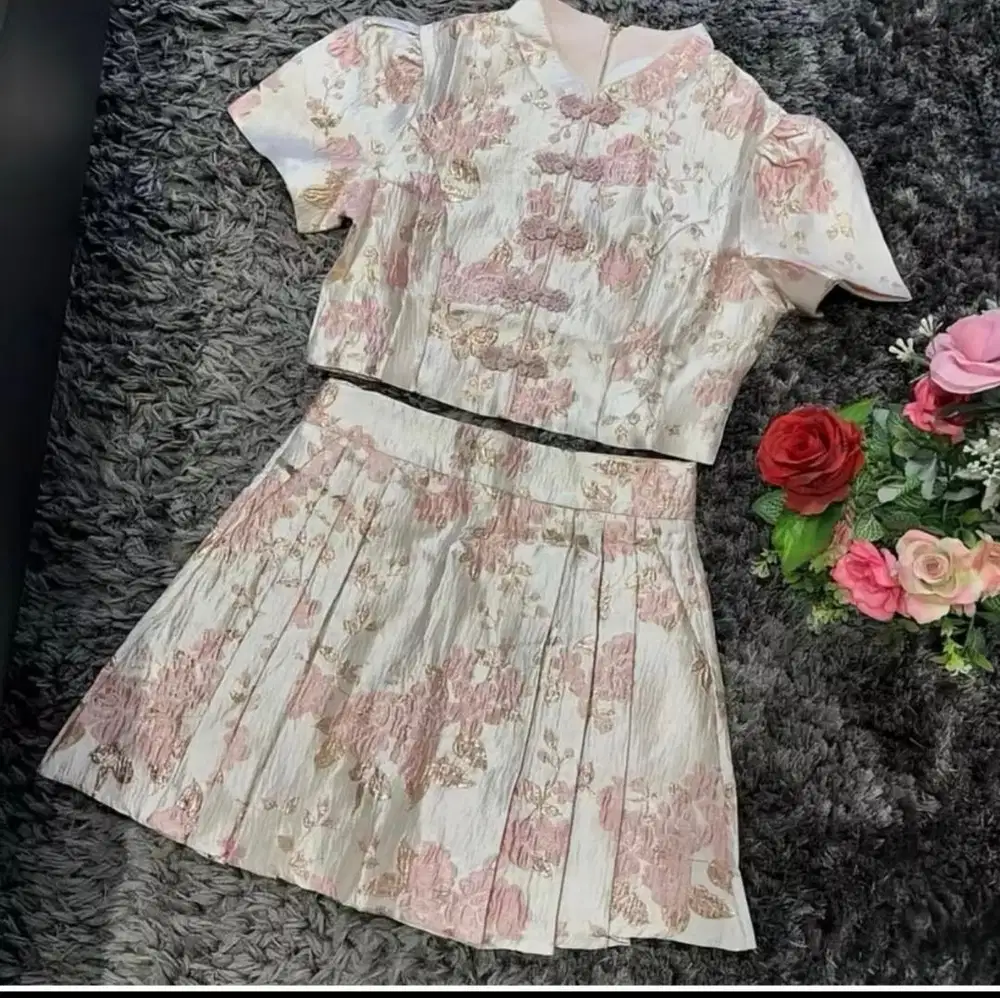 Cheongsam wanita prenium set baju dan rok. ukuran S only.
