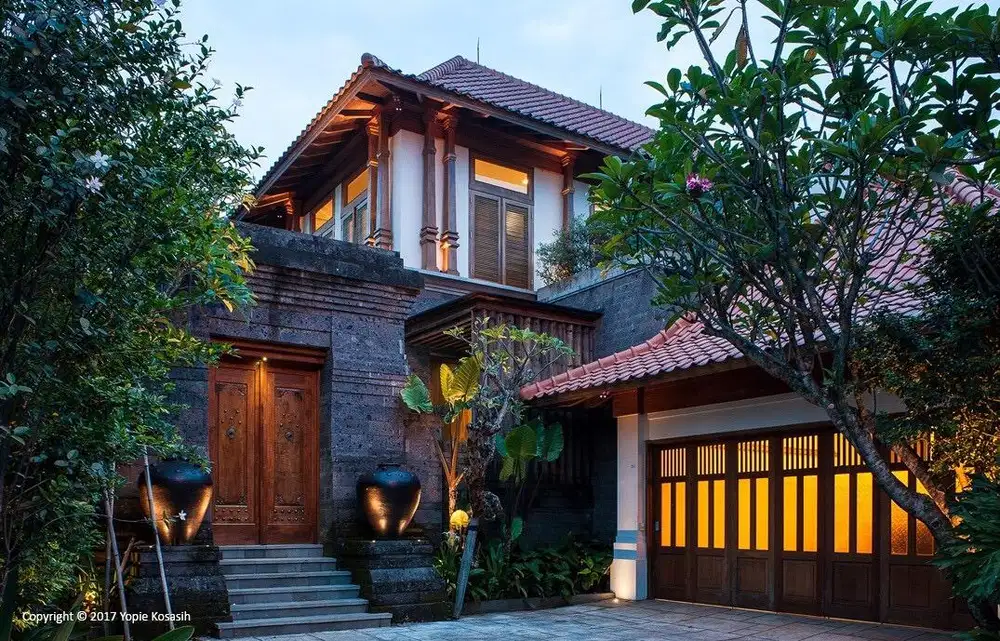 HOT SALE!!!RUMAH SUPER MEWAH LOKASI STRATEGIS AMAN DAN NYAMAN BAGUS