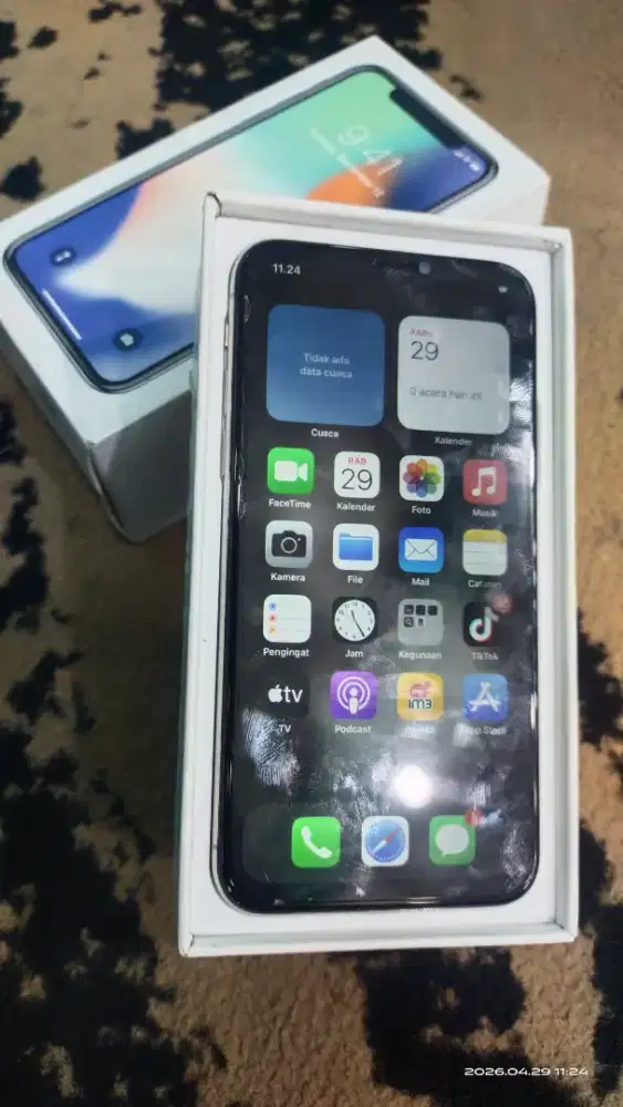 iPhone X 64GB lengkap