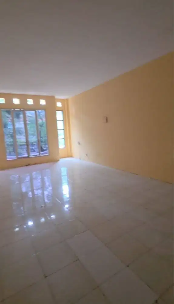 Disewakan Ruko Lokasi Strategis di Antapani Bandung