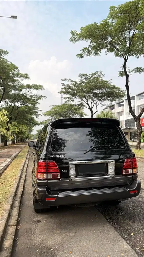 Toyota Land Cruiser Cygnus 2007 V8 (Mark Levinson) Final Edition