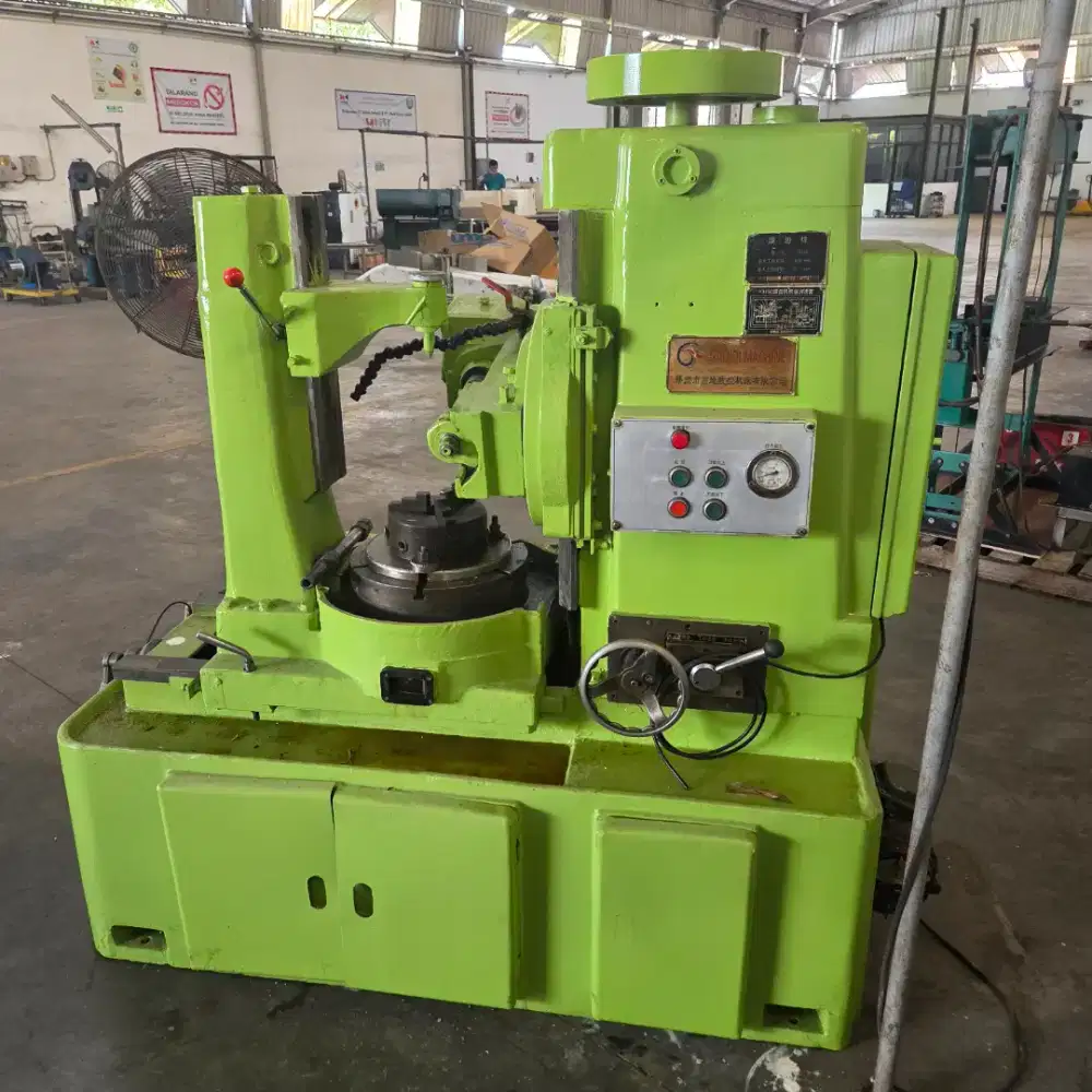 Mesin hobing pembuat gear