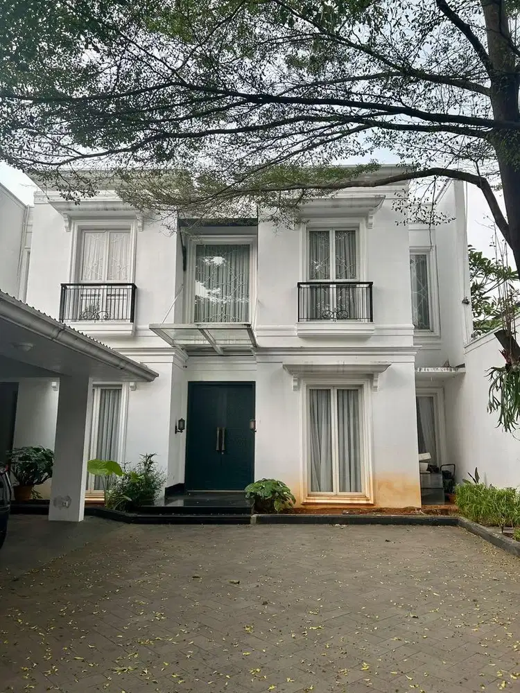 HOT SALE!!!RUMAH SUPER MEWAH & ELEGAN SIAP HUNI LOKASI STRATEGIS BAGUS