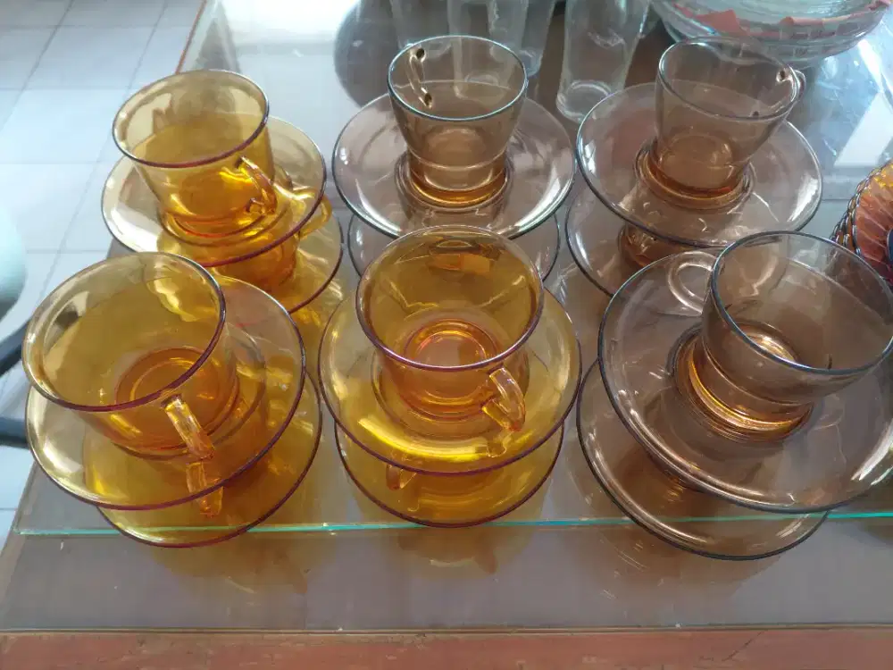 JUAL CANGKIR DAN LEPEK NYA 12 SET,BARU,ISTIMEWA,HARGA NEGO SAMPAI DEAL