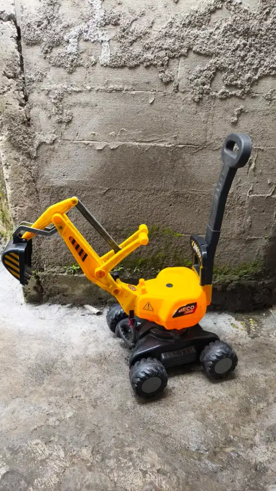 Mobilan eskavator bisa di naiki