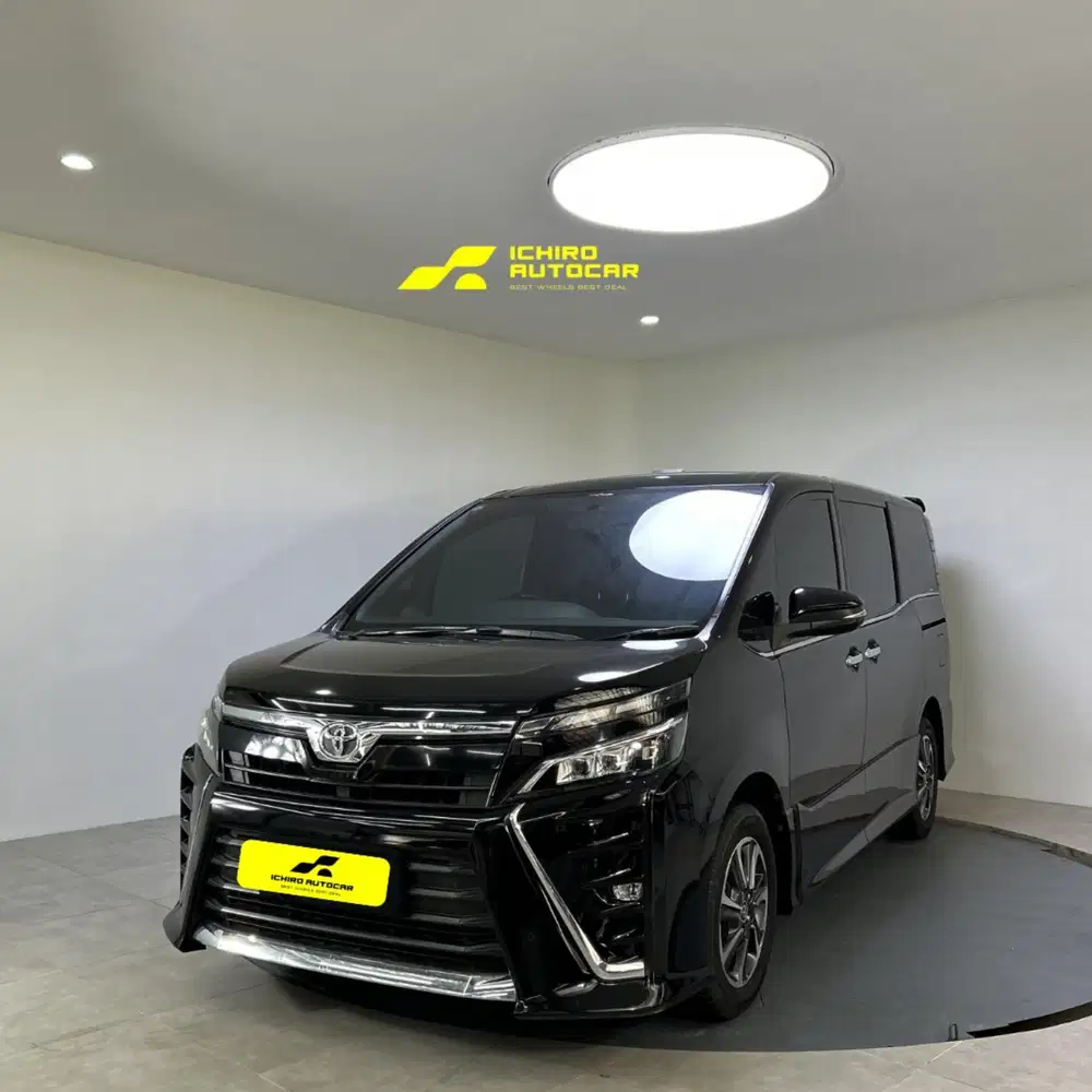 TOYOTA VOXY 2.0 SUNROOF BENSIN AT 2019