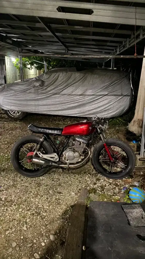 Bratcafe Besic thunder