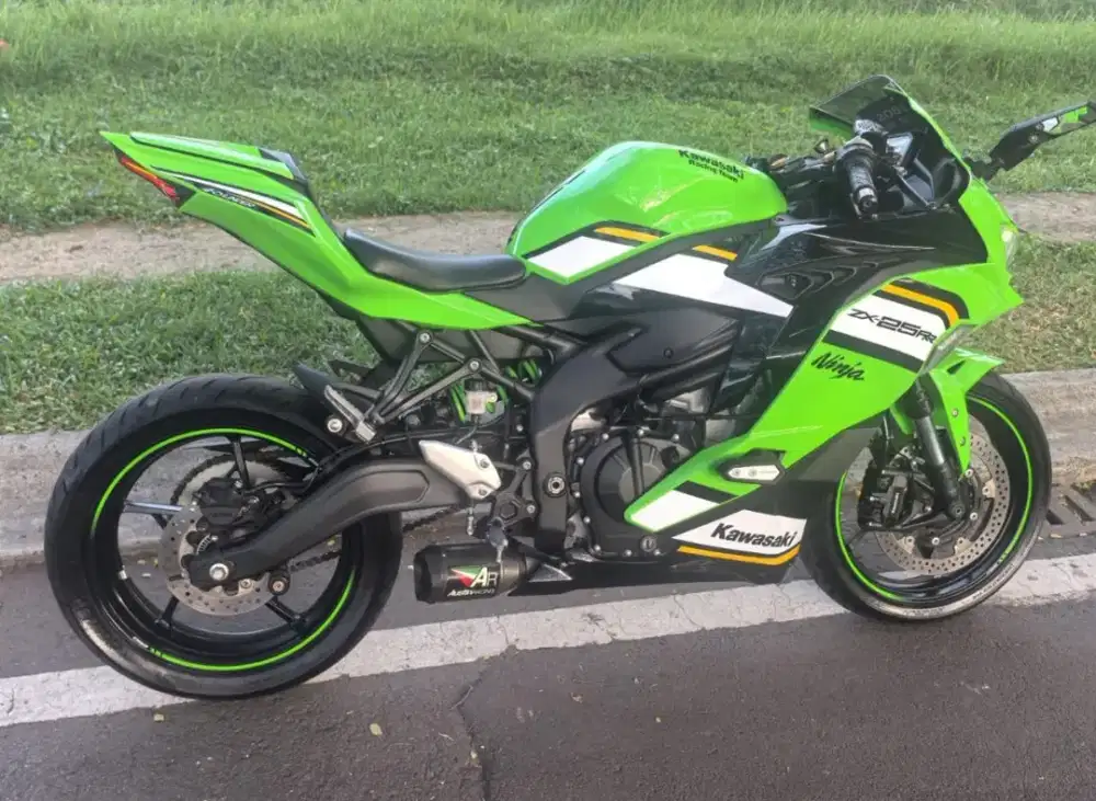 Ninja Kawasaki ZX25 RR 2025