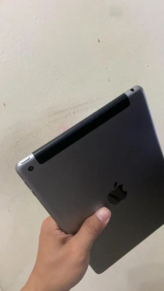 bismillah ipad 6 128 gb , 9,7 inci , wifi n cellular