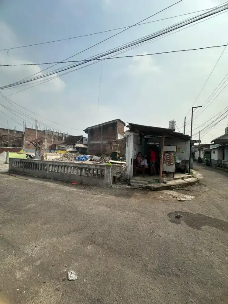 Tanah hook 2 muka dekat jalan Kusumanegara di Miliran Umbulharjo Yogya