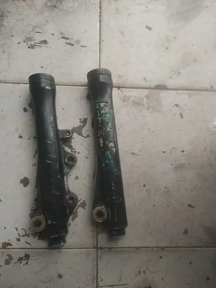 Sok depan motor Vega r lama